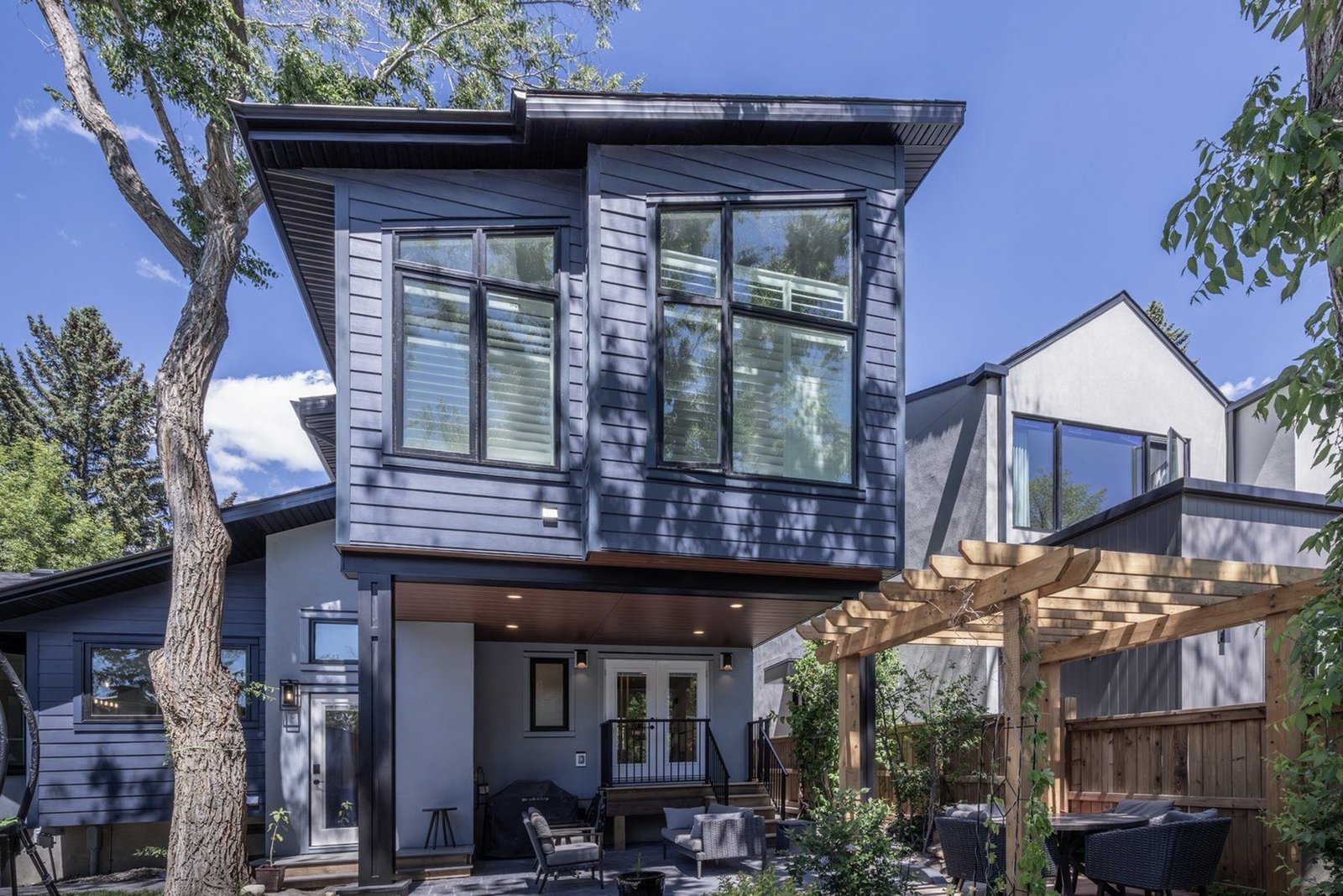 Renovate or rebuild? What Alberta's zoning order means for Calgary homeowners